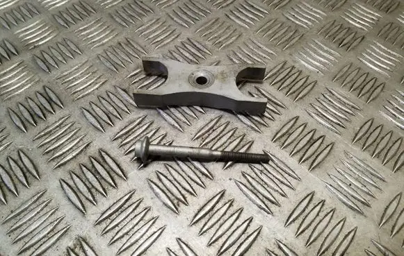 Volkswagen PASSAT CC Fuel Injector clamp holder 03L216A