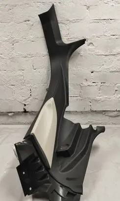 Tesla Model S (C) pillar trim A089335
