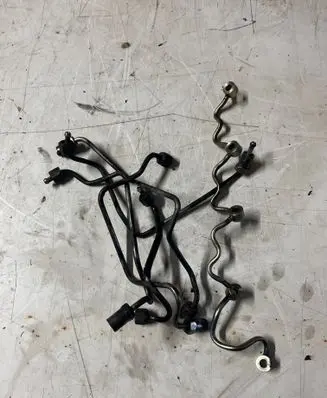 Toyota Corolla Verso AR10 Fuel injector supply line/pipe