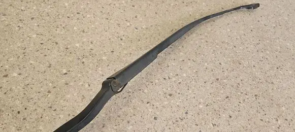 Maserati Ghibli Windshield/front glass wiper blade 670001642