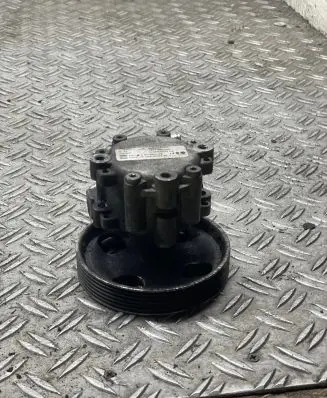 Peugeot 605 Power steering pump