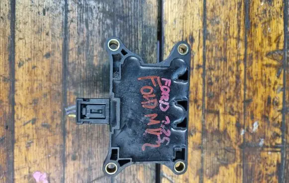 Ford Focus High voltage ignition coil CM5G12029FB 1823596