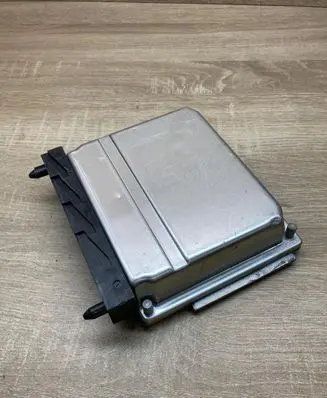Volvo S60 Engine control unit/module ECU 30637733A 0281011078