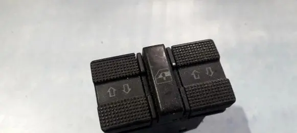 Volkswagen Golf III Electric window control switch 1H0959855A