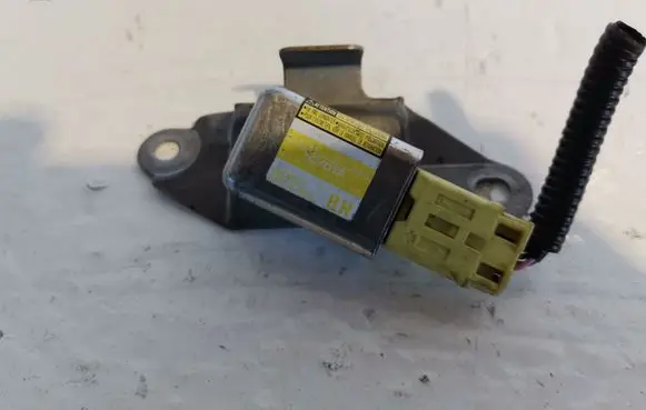 Toyota Land Cruiser (J120) Airbag deployment crash/impact sensor