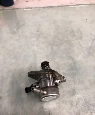 Opel Astra L Fuel injection high pressure pump 9812133780