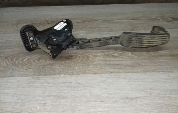Volvo S60 Accelerator throttle pedal 6PV00853701 30636004