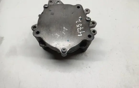 Volkswagen Jetta VI Vacuum pump 06K145100J YA7160215 062342C