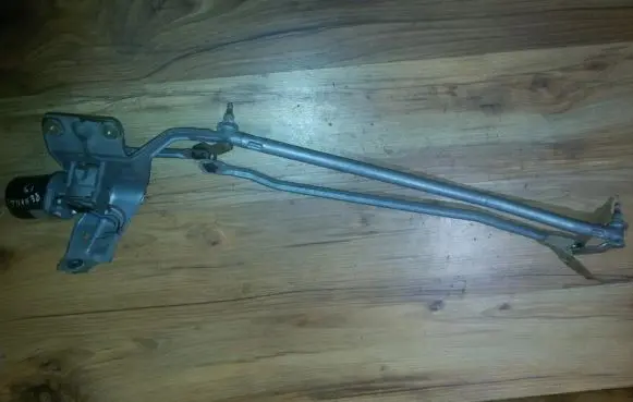 Renault 19 Front wiper linkage and motor