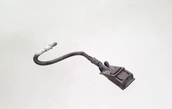 Volkswagen Golf IV Windshield washer spray nozzle 8E0955985