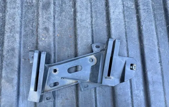 Infiniti FX Headlight/headlamp mounting bracket 7954367536753