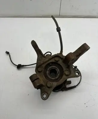 Mitsubishi Grandis Front wheel hub