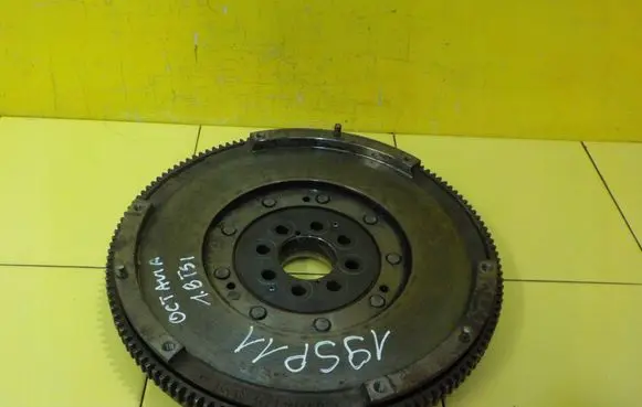 Skoda Octavia Mk2 (1Z) Dual mass flywheel C0704175 19SP11