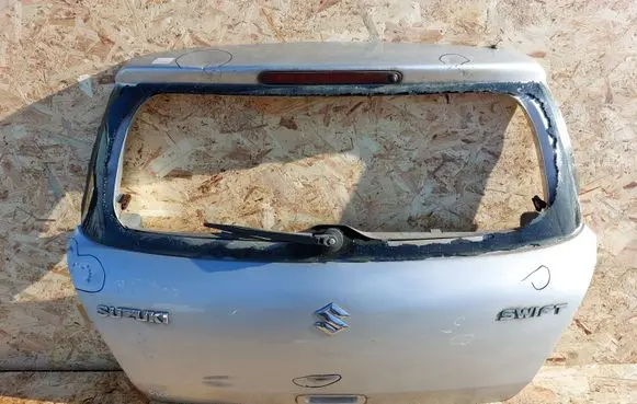Suzuki Swift I Tailgate/trunk/boot lid