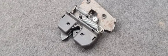 BMW 1 E82 E88 Seat back rest lock catch 7112863
