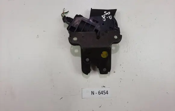 Audi A8 S8 D3 4E Tailgate/trunk/boot lock/catch/latch