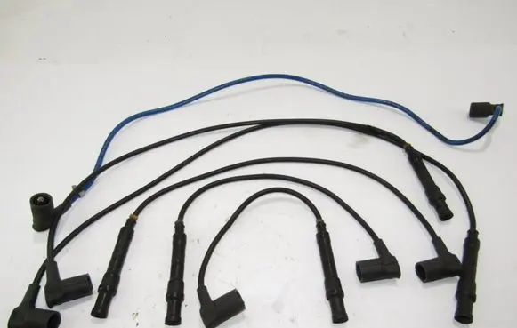 Mercedes-Benz S W126 Ignition plug leads 0300504102