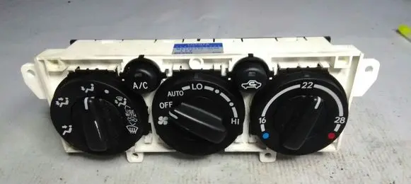 Toyota Avensis T220 Climate control unit 5590005091