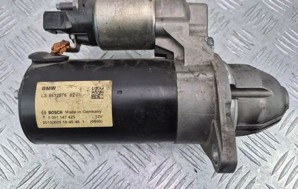 BMW 5 F10 F11 Starter motor 8612576 0001147425