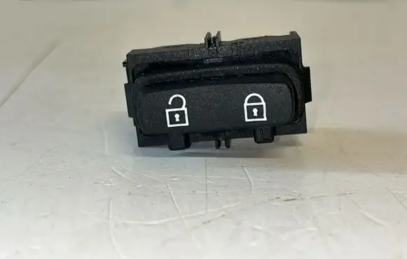 Volvo V70 Central locking switch button 30710475