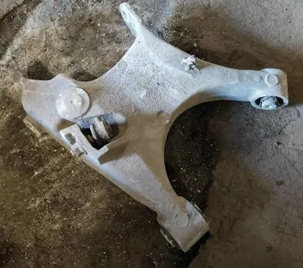 BMW X5 E53 Rear control arm 1095253