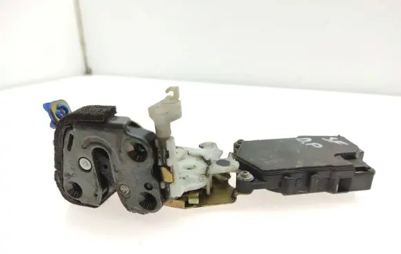 Subaru Forester SF Front door lock