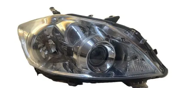 Toyota Auris 150 Headlight/headlamp 8111002A40
