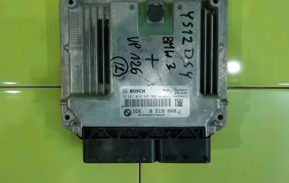 BMW 3 E90 E91 Engine control unit/module 8519668