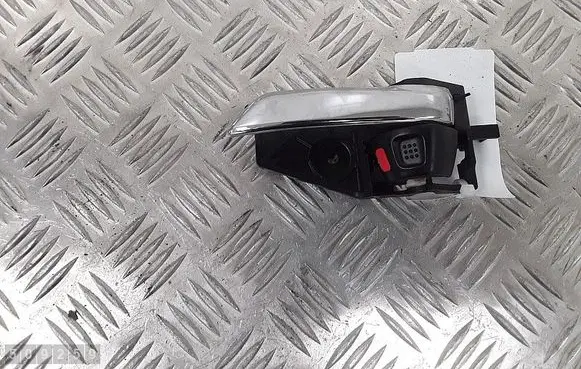 Suzuki SX4 S-Cross Front door interior handle 