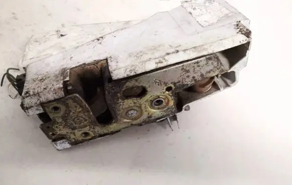 Seat Alhambra (Mk1) Rear door lock 93bg220a20dd