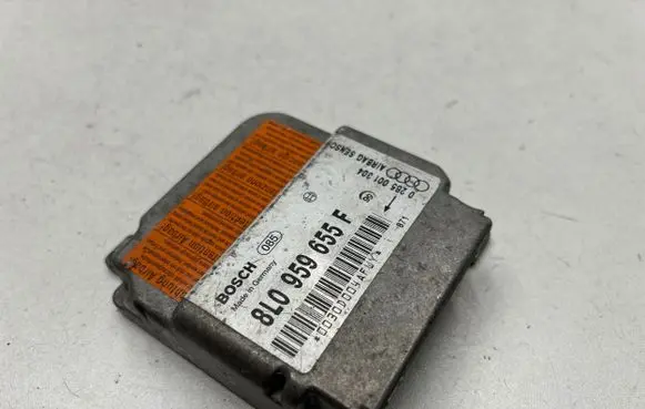 Audi A3 S3 8P Airbag control unit/module 8L0959655F