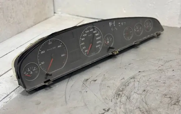 Audi A6 S6 C4 4A Speedometer (instrument cluster) 4A1919033HG 110008750003