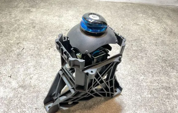 Nissan Leaf II (ZE1) Gear shifter/selector 75G021