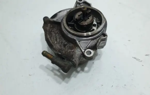 Audi A5 8T 8F Vacuum pump 057145100AF