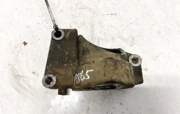Opel Astra H Engine mounting bracket 55184510 c010
