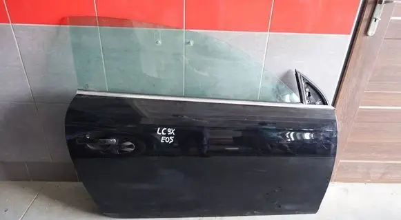 Volkswagen Eos Front door