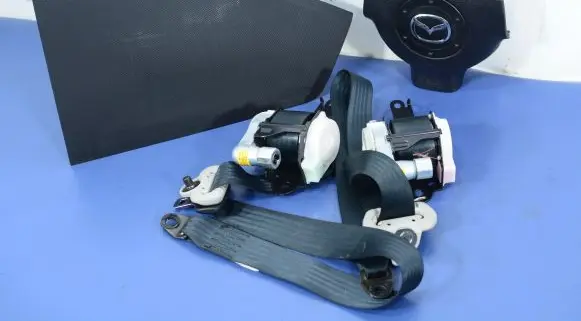 Mazda 2 Steering wheel airbag