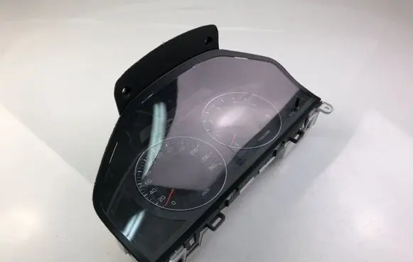 Volvo V70 Speedometer (instrument cluster) 31270899AA