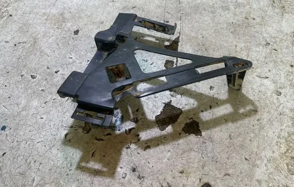 Mercedes-Benz GLC C254 Front bumper mounting bracket A2548853601