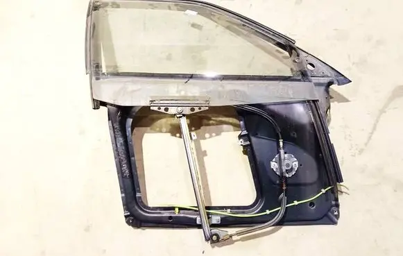 Audi 100 200 5000 C3 Front door window/glass frame 