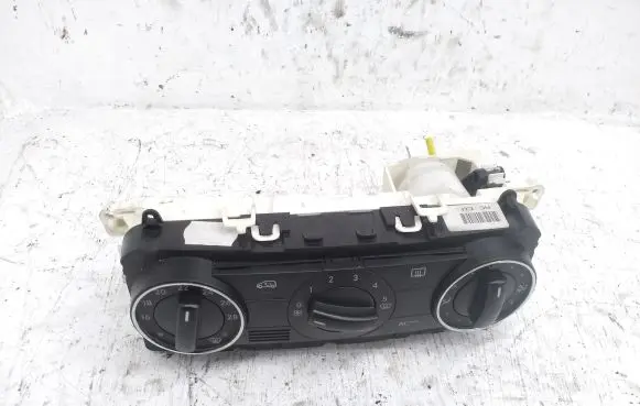 Mercedes-Benz A W169 Climate control unit A1698301385