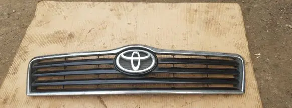 Toyota Avensis T250 Front bumper upper radiator grill 5311405060