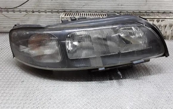 Volvo XC70 Headlight/headlamp 8620687