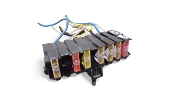Citroen C5 Fuse module 650501704 6505017