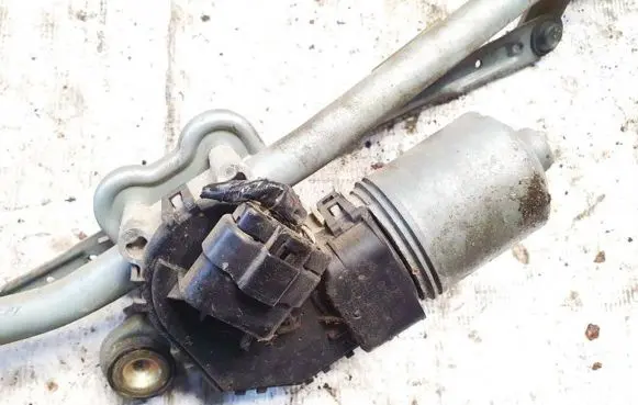 Ford Mondeo Mk III Wiper motor 0390241702 1s7117508ad