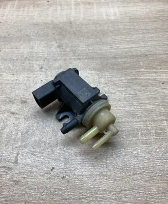 Volkswagen Golf VI Turbo solenoid valve 1K0906627B 04L131051F