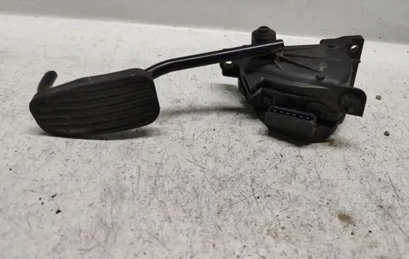 Volvo S70 V70 V70 XC Accelerator throttle pedal
