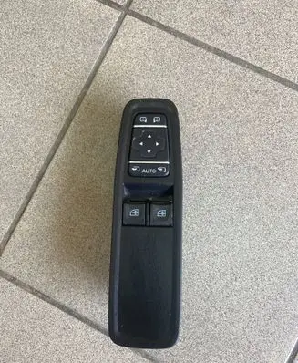 Renault Kangoo III Electric window control switch 769093274R T0545794 2481125X