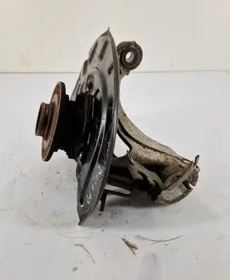 Volkswagen PASSAT B8 Front wheel hub 5Q0407258A