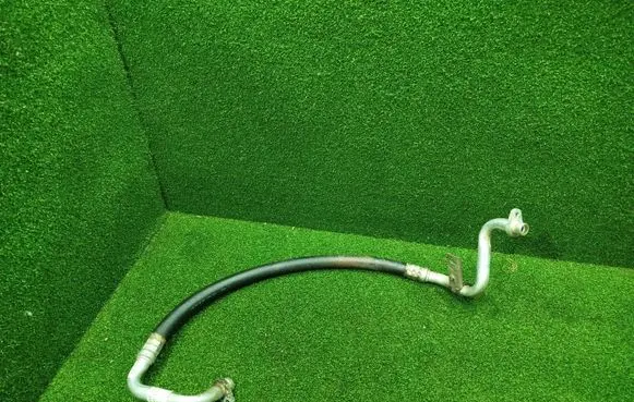 Opel Vivaro Air conditioning (A/C) pipe/hose 924543135R 93457399